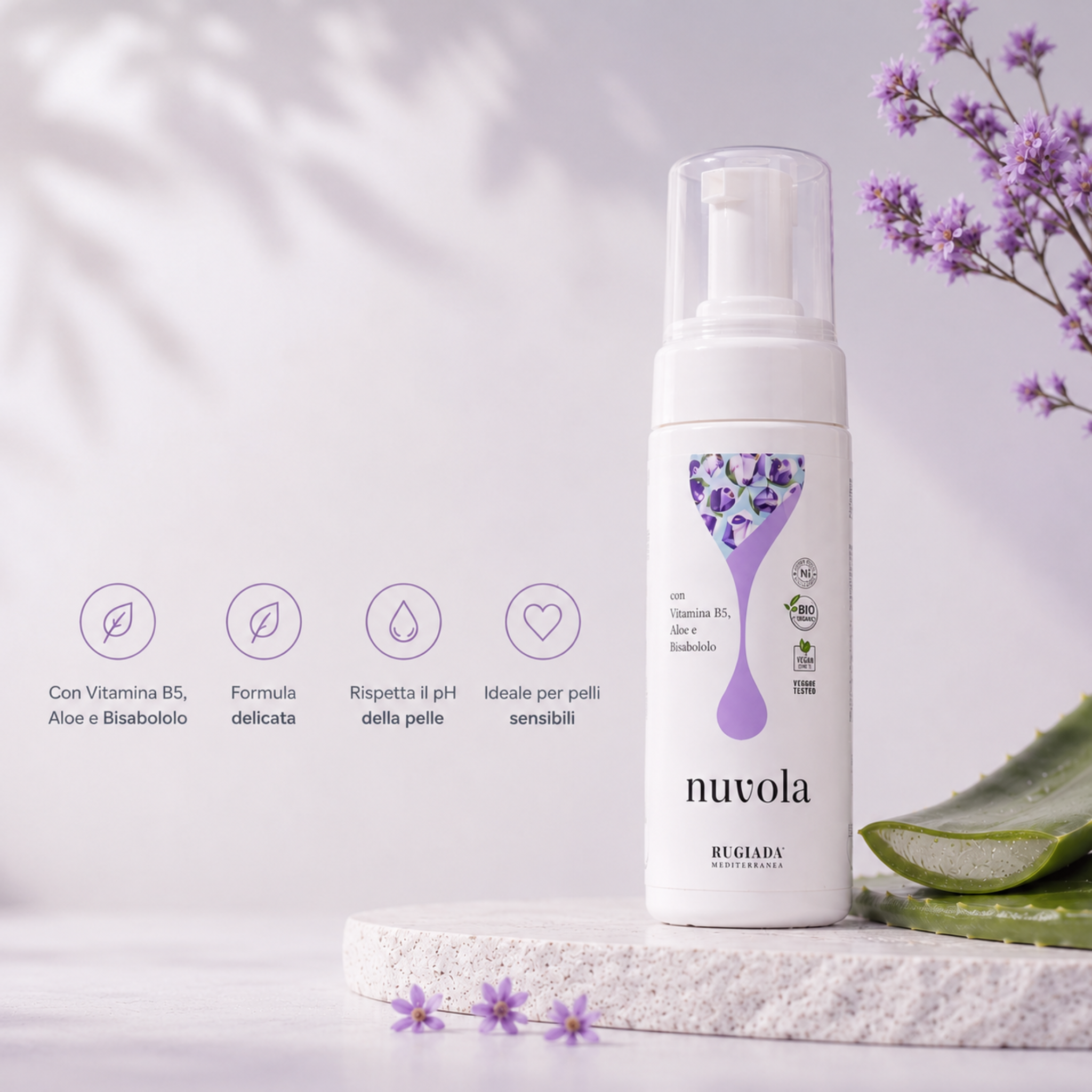 Nuvola mousse detergente morbida e delicata con attivi idratanti 150 ml