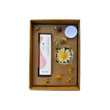 Cofanetto occhi luminosi bio Rosetta Intense borse e occhiaie e candela profumata