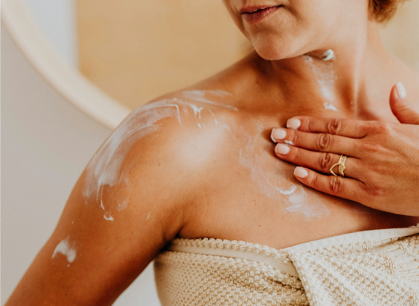 Selezione di creme corpo naturali Rugiada Mediterranea per una pelle morbida e radiosa